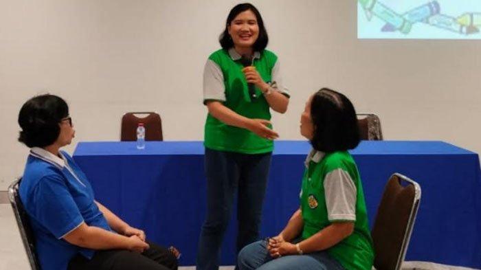 KOMUNIKASI – Anggota WKRI di Jawa Timur mengikuti Pelatihan Dasar Penanganan Kasus di Gereja Hati Kudus Yesus, Jalan Polisi Istimewa, Sabtu (3/2/2024).