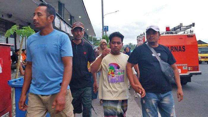 KORBAN SELAMAT - Korban selamat tenggelamnya KMP Tunu Pratama Jaya saat bertemu keluarga di Banyuwangi, Kamis (3/7/2025). Posko informasi gabungan tenggelamnya KMP Tunu Pratama Jaya mengupdate data terbaru jumlah korban selamat tercatat 30 orang, sementara korban tewas 6 orang, hingga Kamis (3/7/2025) pukul 17.00 WIB.