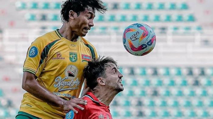 Kadek Raditya saat tampil memperkuat Persebaya Surabaya melawan Malut United