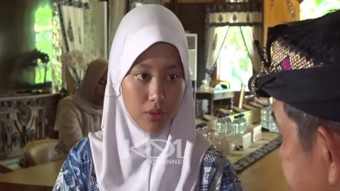 PEMOTONGAN DANA PIP - Tangkapan layar momen Hanifah bercerita ke Dedi Mulyadi soal adanya dugaan pungli potongan dana PIP di sekolahnya, Senin (10/2/2025). Nasibnya kini kasihan.