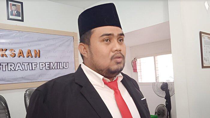 Ketua Bawaslu Jember Sanda Aditya Pradana saat dikonfirmasi SURYA.CO.ID soal kecelakaan beruntun yang dialaminya, Jumat (10/5/2024).