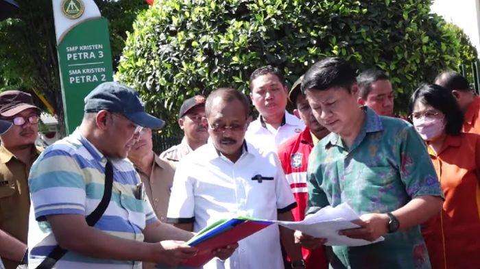 Wakil Wali Kota Surabaya, Armudji mencoba mediasi perseteruan SMP Petra vs RW Manyar Surabaya