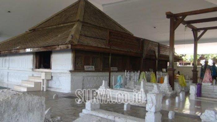 Makam Sunan Drajat, lokasi wisata religi yang jadi alternatif pilihan wisatawan saat berkunjung di Lamongan.
