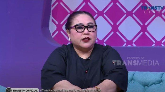 Nunung. Terungkap Penyebab Nunung Idap Kanker Payudara Ternyata Dari Riwayat Genetik.