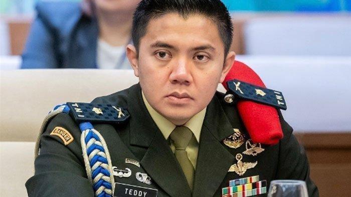 TEDDY NAIK PANGKAT - Mayor Inf. TNI Teddy Indra Wijaya naik pangkat jadi Lektol TNI yang diumumkan pada Kamis (6/3/2025).