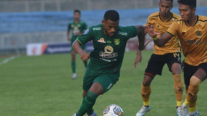 Paulo Victor saat memperkuat Persebaya Surabaya
