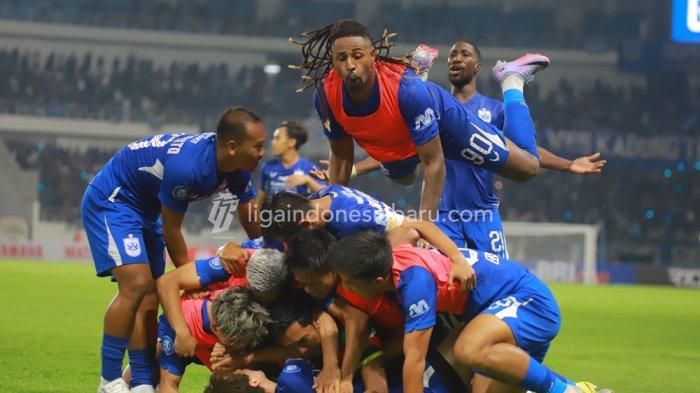 Pemain PSIS Semarang saat merayakan kemenangan atas Bhayangkara FC di Liga 1 2023/2024
