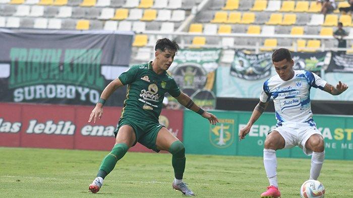 Penyerang Persebaya, Bruno Moreira (kiri) saat melawan PSIS Semarang di Liga 1. Posisi klasemen Persebaya digusur PSS Sleman usai menang 4-1 atas Bhayangkara FC.