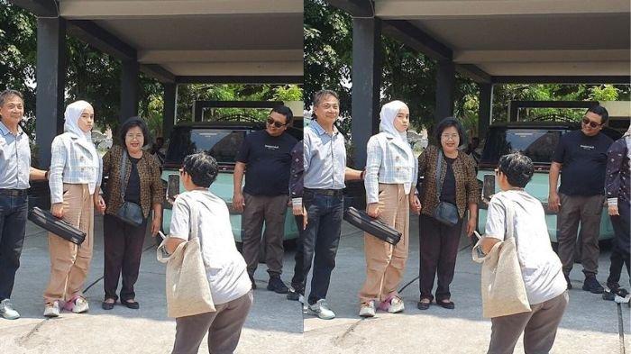 Putri Ariani (jilbab putih) saat tiba di SMK N 2 Kasihan, Bantul. Minggu (8/10/2023)