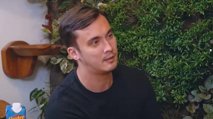 Rendy Kjaernett mengaku telah menyakiti hati Lady Nayoan (YouTube/CURHAT BANG Denny Sumargo)