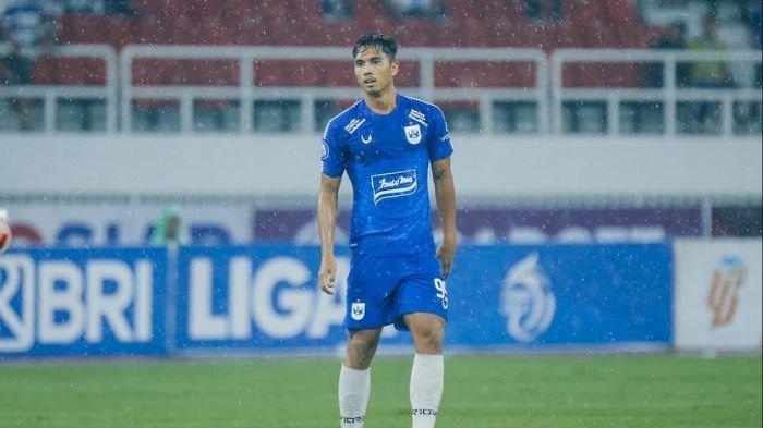 Rizky Dwi Pangestu dikabarkan telah memikat Pelatih Persebaya, Paul Munster