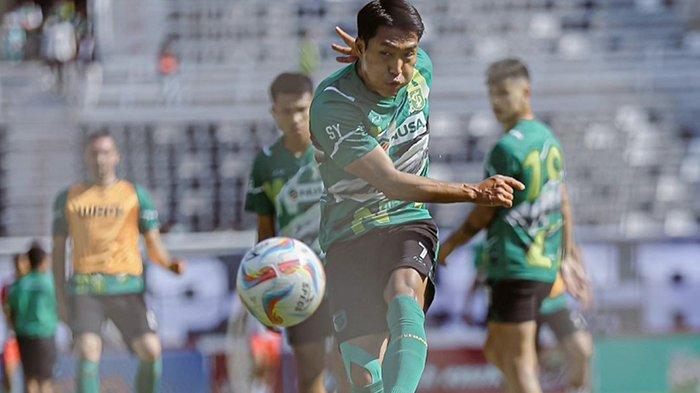 Song Ui-young, gelandang Persebaya Surabaya beri komentar ke Bonek yang memberi dukungan di Liga 1