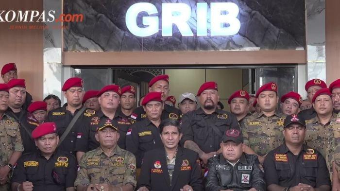 PEMBAKARAN MOBIL POLISI - Sekretaris Jenderal Gerakan Rakyat Indonesia Bersatu (GRIB) Jaya, Zulfikar, mengklarifikasi insiden perusakan dan pembakaran mobil polisi yang terjadi di Depok, Jawa Barat, Rabu (23/4/2025).