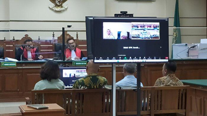 Suasana persidangan Eks Kepala Bea dan Cukai Yogyakarta Eko Darmanto, terdakwa dugaan tindak pidana gratifikasi dan pencucian uang (TPPU) dalam jabatannya senilai Rp 37 miliar, di Ruang Sidang Cakra Kantor PN Tipikor Surabaya, Selasa (28/5/2024).