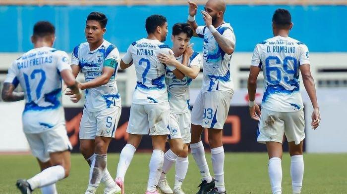 Taisei Marukawa saat merayakan golnya bersama PSIS Semarang