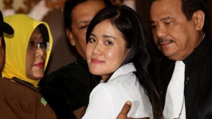 Terungkap alasan Jessica Wongso tidak menangis saat persidangan kasus kematian Mirna Salihin, begini kesaksian sang ibu.