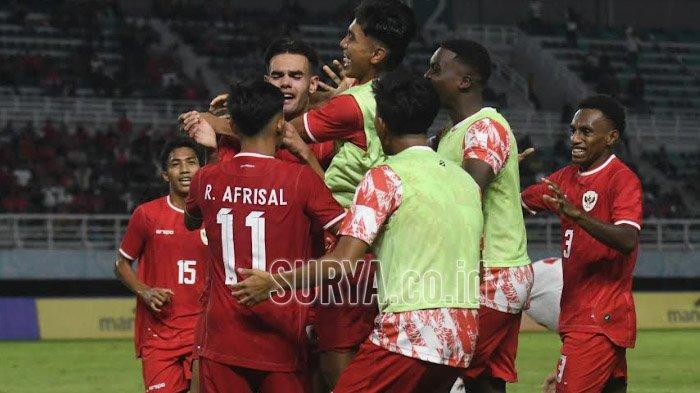 Timnas U-19 Indonesia saat menghadapi Filipina U-19 di Stadion Gelora Bung Tomo (GBT), Rabu (17/7/2024) malam.
