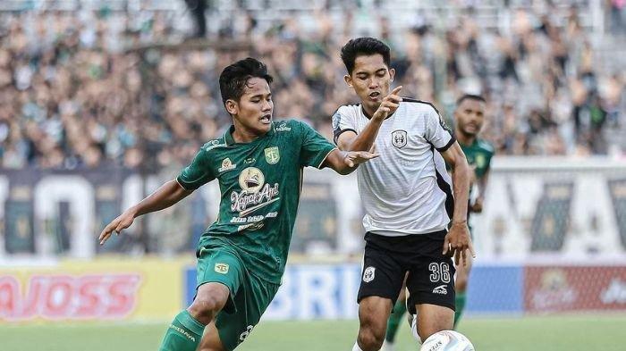 Toni Firmansyah menjujukan perkembangan signifikan bersama Persebaya di Liga 1. Pemain berusia 19 tahun itu selalu menunjukan kontribusi besar di Bajul Ijo