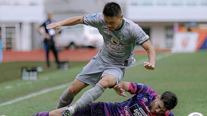 Winger Persebaya Surabaya, Sho Yamamoto saat menghadapi Rans Nusantara FC di Liga 1 2023/2024