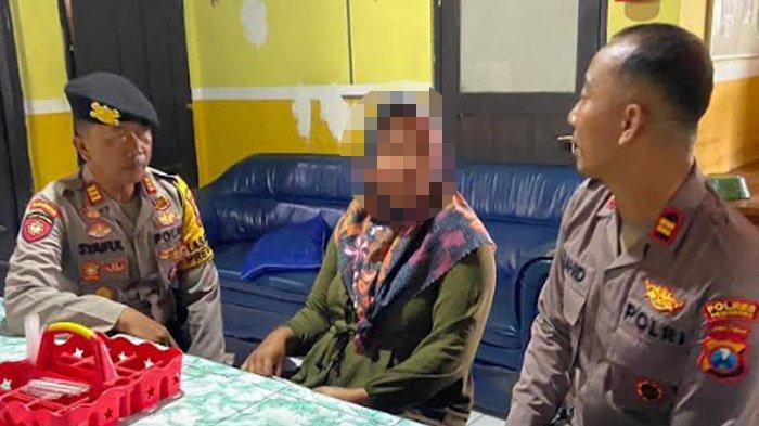Wali murid TK pencuri perhiasan emas siswi menjalani pemeriksaan di Polsek Ponorogo Kota, Rabu (7/2/2024).
