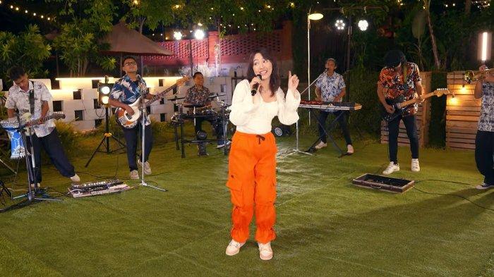 Happy Asmara merilis video musik barunya di media sosial pada tanggal 29 Mei. Lagu terbarunya itu berjudul Shopee Maszeh.