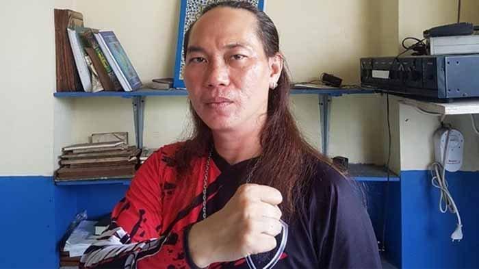 Aiptu Jakaria (45) atau yang lebih akrab dikenal dengan nama panggung Jacklyn Choppers.