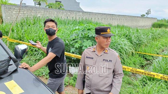 Sesosok jasad terbungkus karung ditemukan di area persawahan Desa Bulupasar, Kecamatan Pagu, Kabupaten Kediri, Sabtu (8/7/2023) pagi.