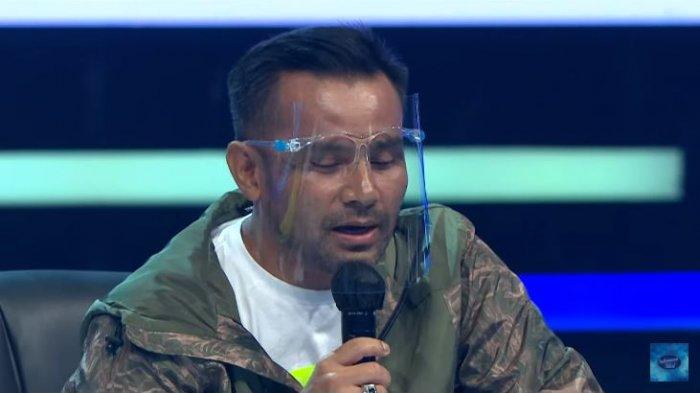 Judika saat menjadi juri Indonesian Idol