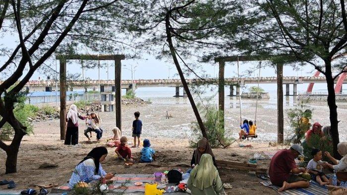 Suasana THP Kenjeran saat libur Nataru 2024
