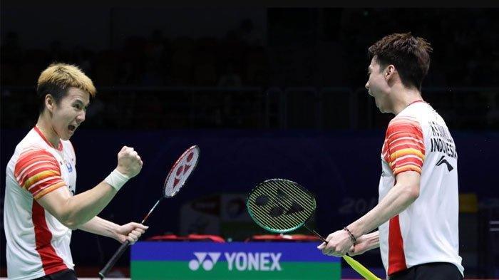 Pasangan Kevin Sanjaya dan Marcus Gideon saat berlaga di perempat final Piala Sudirman 2019