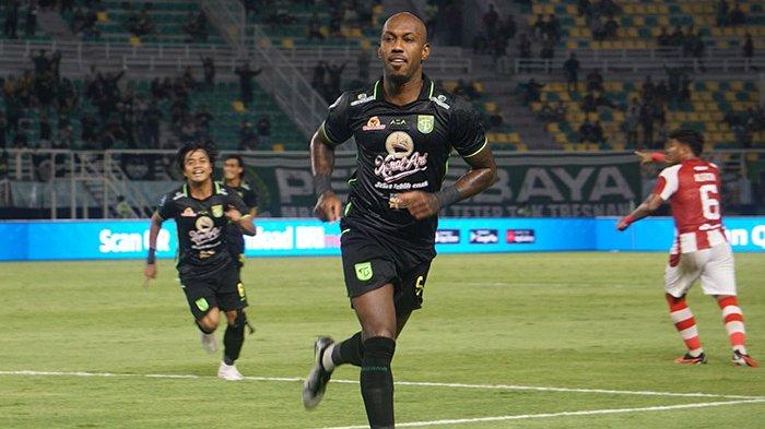 Lini depan Persebaya Surabaya yang kini mengandalkan striker asing Paulo Henrique mendapat sorotan karena hanya menciptakan 4 gol dari 7 laga terakhir