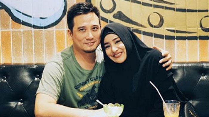 Tengku Firmansyah dan Cindy Fatikasari