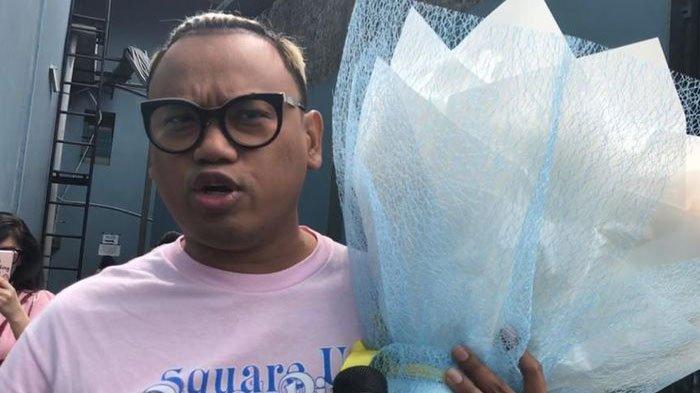 Uya kuya klarifikasi soal adu jotos Billy Syahputra dan Indra Tarigan pengacara Kriss Hatta