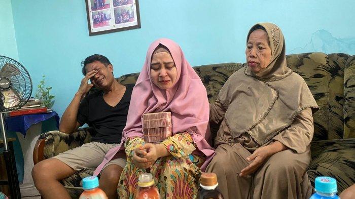 Yulia kaget ketika cek tutup botol terdapat tulisan 300 juta