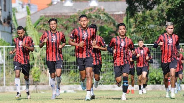 Arema FC menggelar latihan di Bali jelang menghadapi Borneo FC pada pekan ke-15 Liga 1 2023.