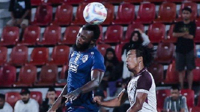 Arema FC vs PSM Makassar, pekan 33 Liga 1 2023 di Stadion Kapten I Wayan Dipta, Bali, Kamis (25/4/2024) malam.