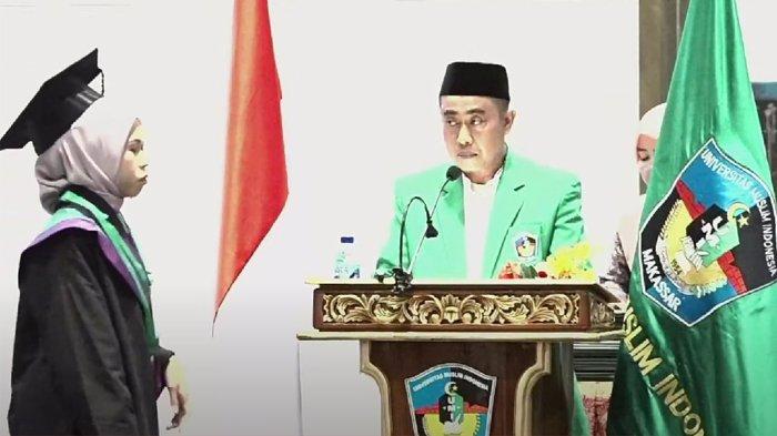Asmarifatul Hidayah saat dipanggil dalam acara wisuda