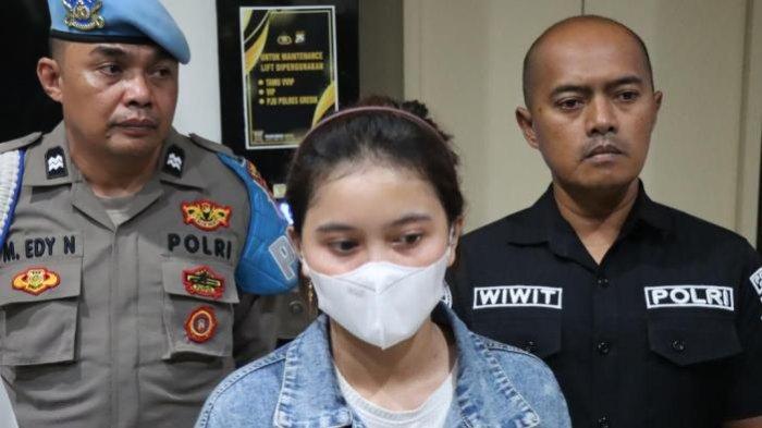 Azizatus Sholihah merekayasa perampokan di Perum Permata Suci (PPS) Gresik.