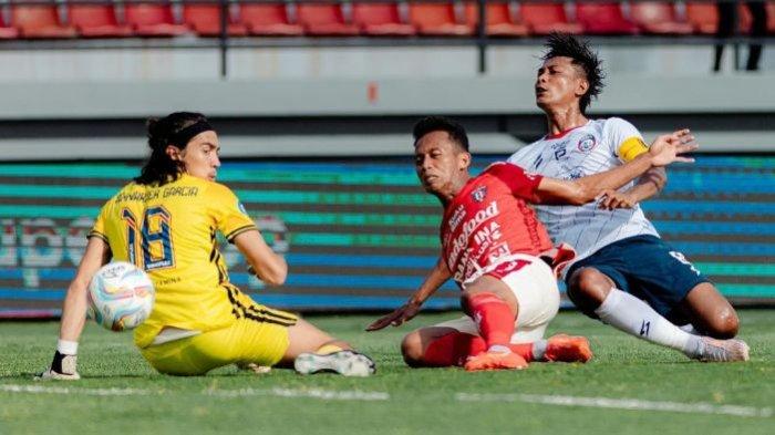 Bali United vs Arema FC di Stadion Kapten I Wayan Dipta, Bali, Senin (4/12/2023) sore.
