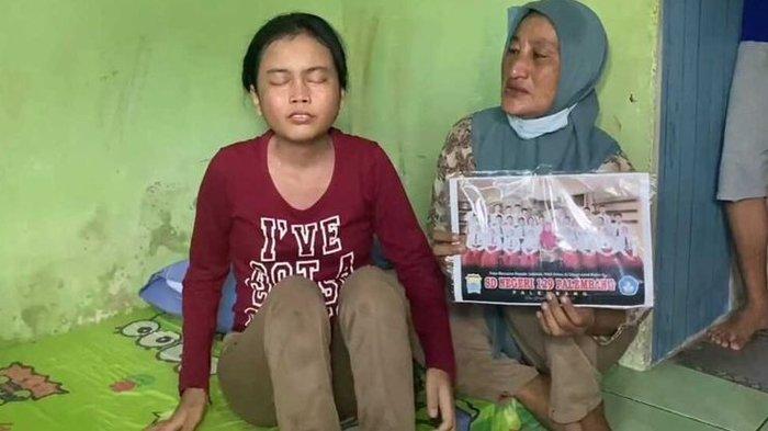 Berlian Putri siswi SMP mengalami kerusakan mata lantaran diduga korban malpraktik oknum bidan