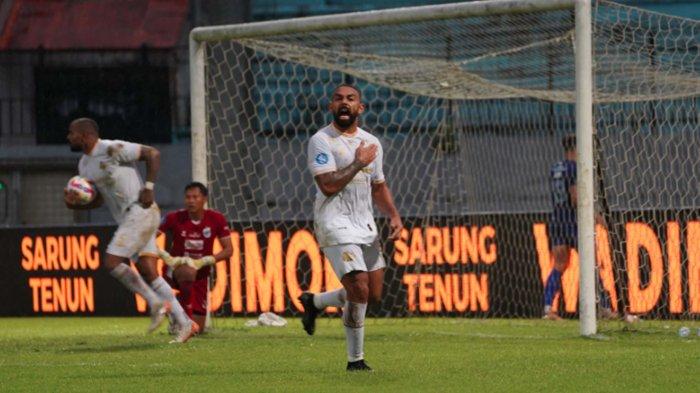 Dalberto menjadi pahlawan kemenangan Arema FC. HASIL Skor akhir PSIS Semarang Vs Arema FC adalah 1-2 dalam laga pekan 7 Liga 1 2024/2025 pada Kamis (26/9/2024) .