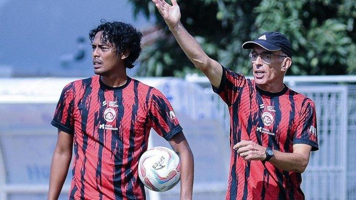 FX Yanuar Wahyu dan Fernando Valente, asisten dan pelatih Arema FC di Liga 1 2023.