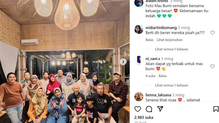 Foto Arya Saloka bersama keluarga besar.