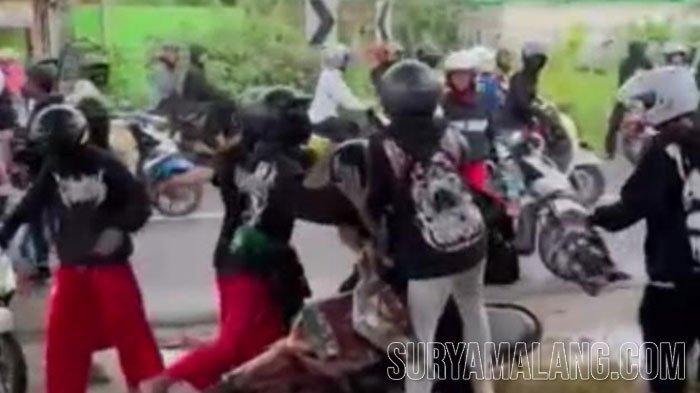 PENGECUT - Gerombolan tukang pencak pengecut kembali berulah. Mereka terlalu sering bertindak berani tetapi hanya terhadap pihak yang lebih lemah. Korbannya kali ini sepasang kekasih bernama Arya Bima (18) asal Desa Ponco Kecamatan Parengan, Kabupaten Tuban dan perempuan berinisial N (18) asal Kabupaten Rembang, Jawa Tengah.