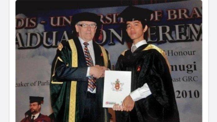 Gibran ketika wisuda program Insearch di University of Technology Sydney