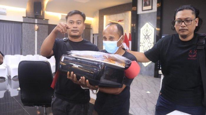 Iwan adalah pelaku pembuat uang palsu modal kertas HVS (TribunKaltim.co)