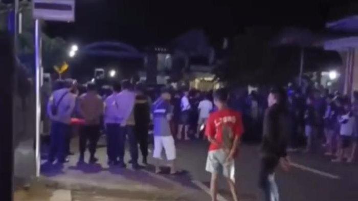 Kelompok perguruan silat geruduk Polsek Watulimo, Kabupaten Trenggalek, Senin (20/1/2025) malam.