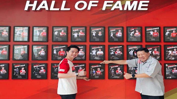 Bakti Olahraga Djarum Foundation dan PB Djarum memberikan apresiasi kepada Kevin Sanjaya yang masuk dalam Hall of Fame PB Djarum.