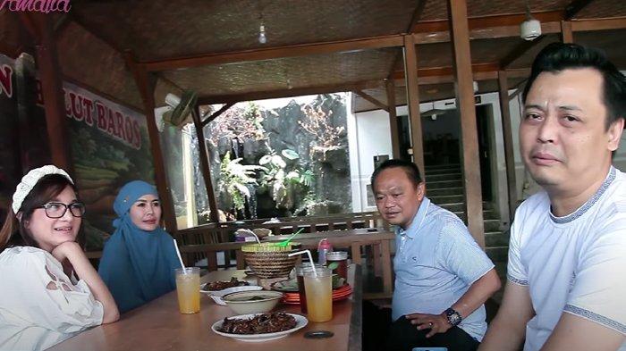 Kiai Haji Jujun Junaedi makan bersama Kiki Amalia 1