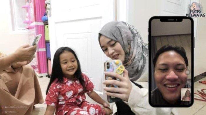 Kondisi anak Lina Jubaedah dan Teddy Pardiyana terungkap kala dijenguk Putri Delina (YouTube Putri Delina AS)